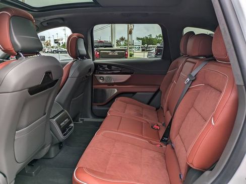 Used 2025 Lincoln Nautilus Black Label AWD/4WD image 15
