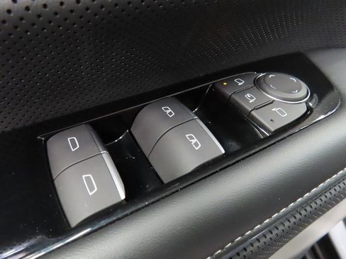 Used 2025 GMC Sierra EV Denali image 72