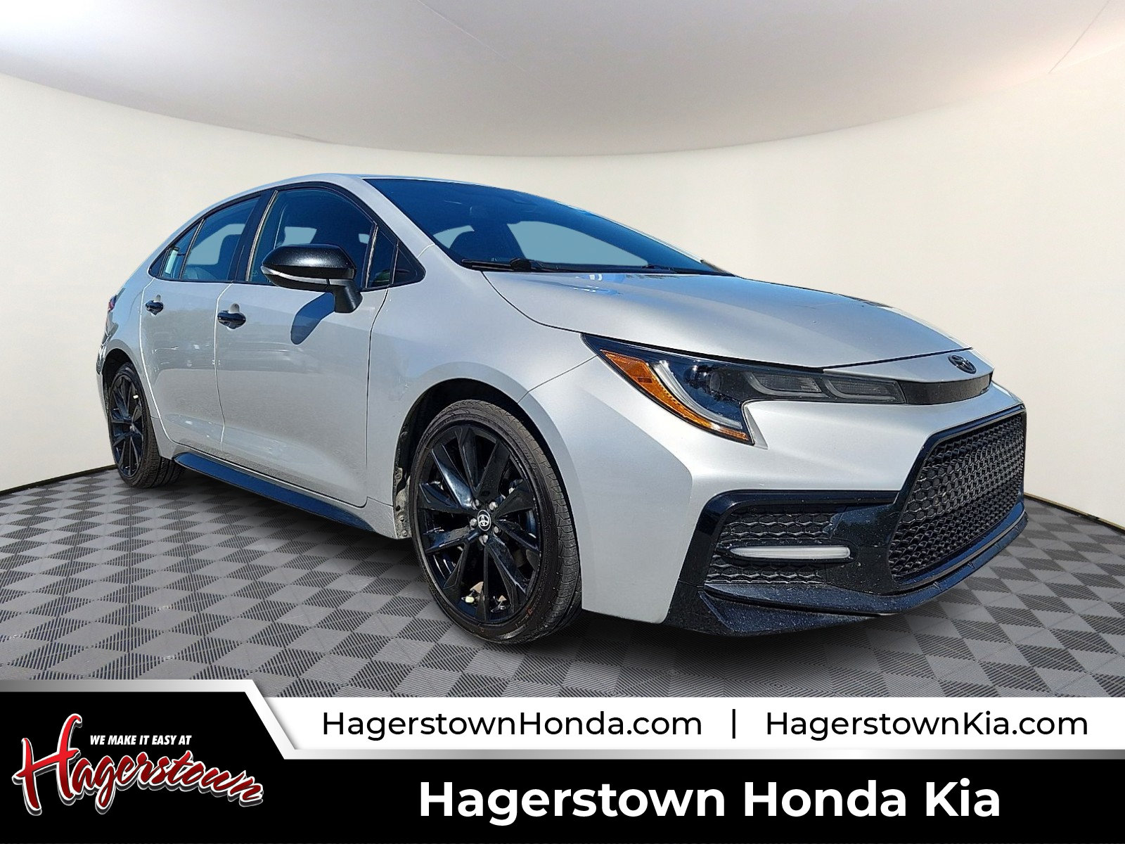 Used 2021 Toyota Corolla SE w/ Carpet Mat Package (TMS) FWD image 1