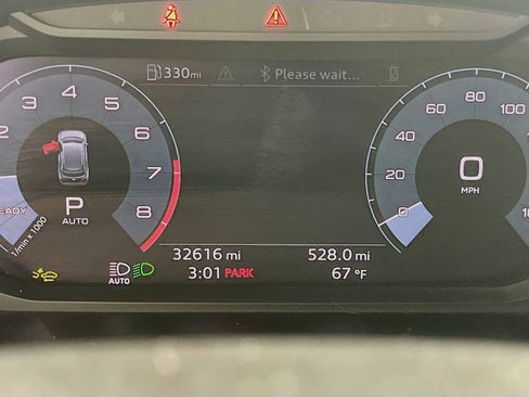 Used 2025 Audi Q3 2.0T Premium AWD/4WD image 19