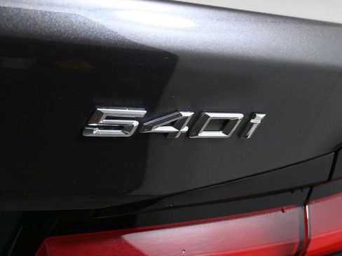 Certified 2022 BMW 540i xDrive w/ M Sport Package image 40