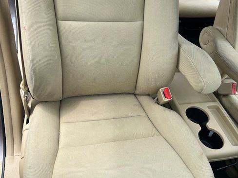 Used 2011 Honda CR-V LX image 28