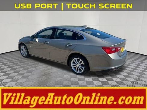 Used 2017 Chevrolet Malibu LT FWD image 2