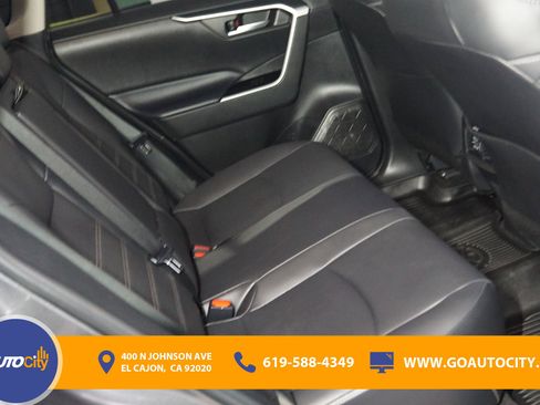 Used 2023 Toyota RAV4 XLE Premium image 15