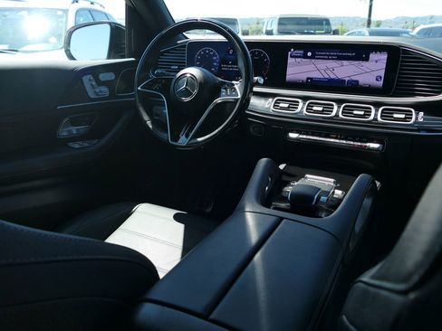 Used 2024 Mercedes-Benz GLE 350 4MATIC w/ AMG Line Exterior image 25