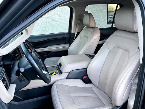 Certified 2023 Ford Expedition Limited image 8