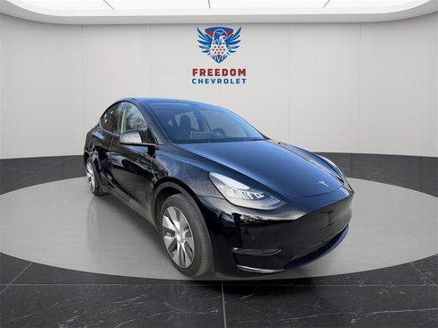 Used 2021 Tesla Model Y Long Range image 8