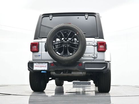 Used 2023 Jeep Wrangler Unlimited Sahara image 33
