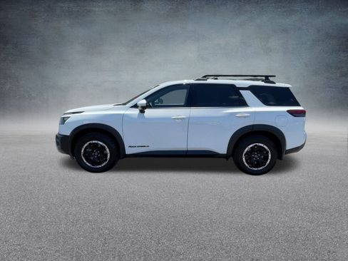 Used 2024 Nissan Pathfinder Rock Creek image 14