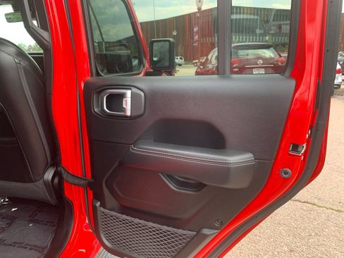 Used 2020 Jeep Gladiator Overland AWD/4WD image 29