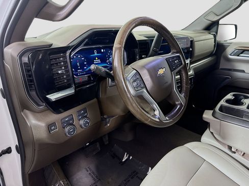 Used 2022 Chevrolet Silverado 1500 LT w/ Convenience Package II image 23