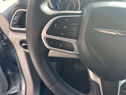 Used 2023 Chrysler Voyager LX image 13