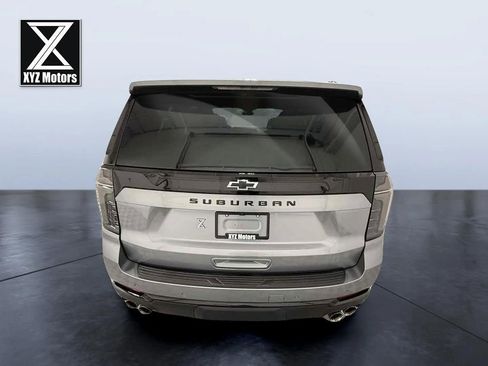 Used 2025 Chevrolet Suburban Z71 w/ Comfort Package image 5