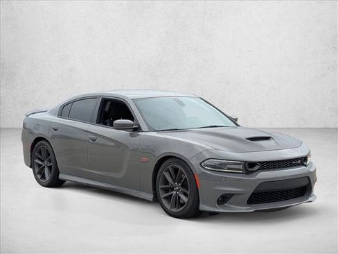 Used 2019 Dodge Charger Scat Pack w/ Navigation & Travel Group image 3