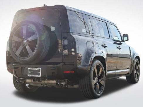 Certified 2024 Land Rover Defender 110 V8 image 4