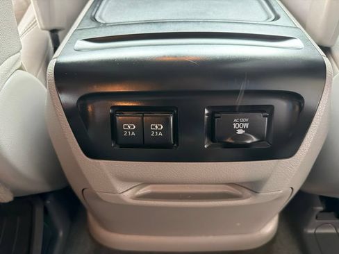 Used 2019 Toyota Sienna XLE w/ XLE Navigation Package AWD/4WD image 18