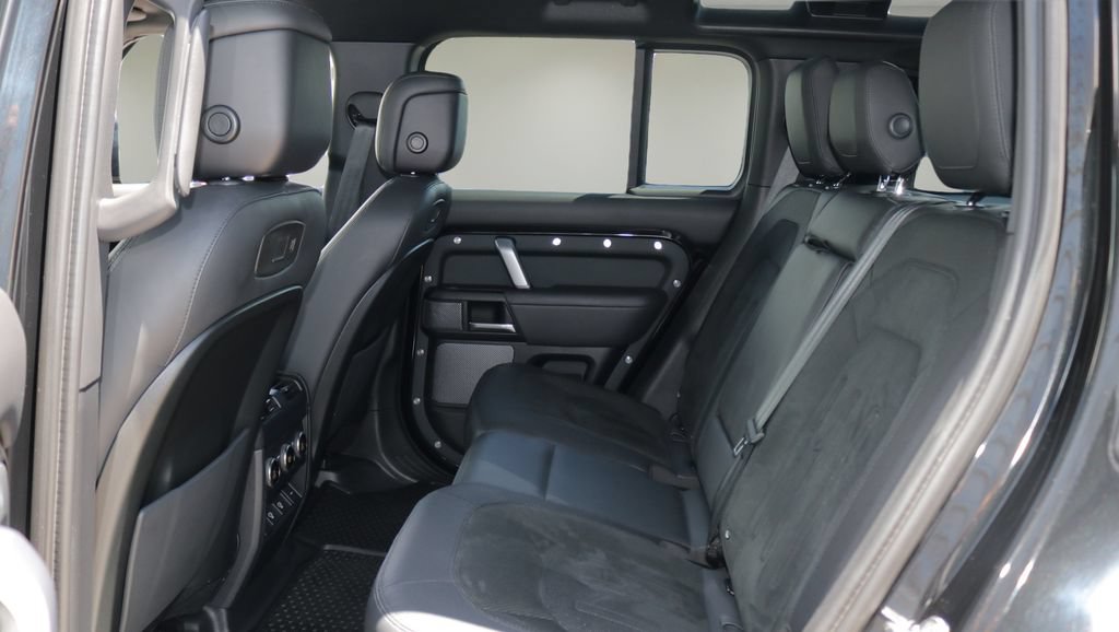 Used 2022 Land Rover Defender 110 V8 AWD/4WD image 12