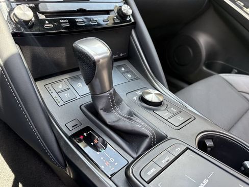 Used 2022 Lexus IS 350 F Sport RWD image 21