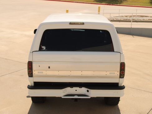 Used 1993 Ford Bronco XLT AWD/4WD image 11