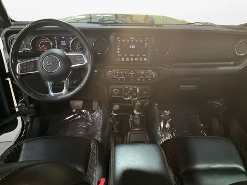 Used 2023 Jeep Wrangler Unlimited Sahara image 10