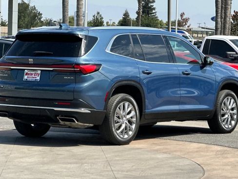 Certified 2025 Buick Enclave Preferred FWD image 4