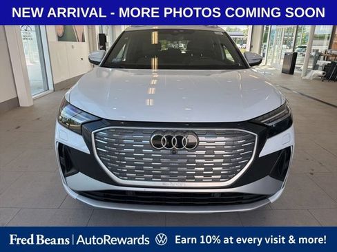 Used 2023 Audi Q4 e-tron Prestige w/ 20" Wheel Package AWD/4WD image 2