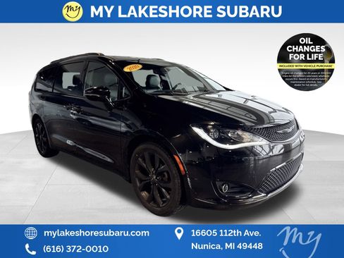Used 2020 Chrysler Pacifica Limited w/ S Appearance Package image 1