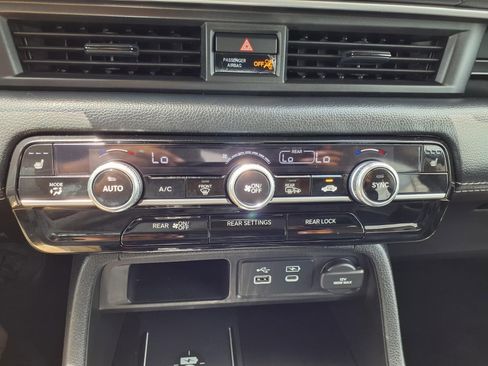 Used 2025 Honda Pilot Touring image 21