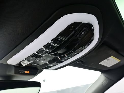 Certified 2024 Porsche Macan AWD/4WD image 13