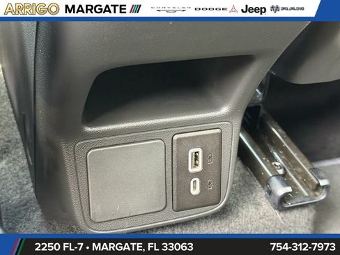 Used 2024 Buick Encore GX Preferred FWD image 12