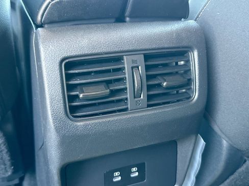 Used 2025 Nissan Rogue SV FWD image 23