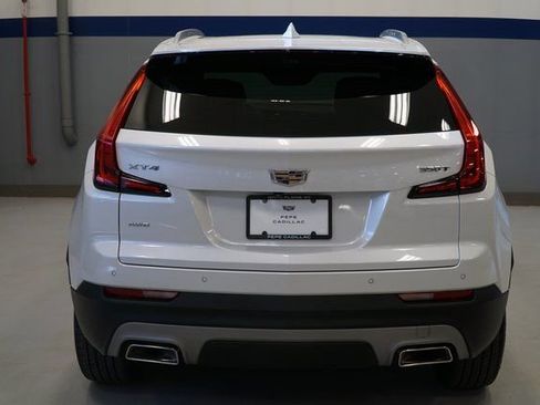 Used 2022 Cadillac XT4 Premium Luxury w/ Enhanced Visibility Package image 5