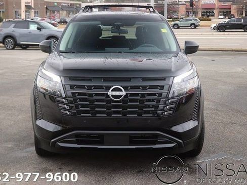 New 2026 Nissan Pathfinder SV image 2