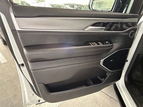 New 2026 Jeep Grand Wagoneer L Limited image 44