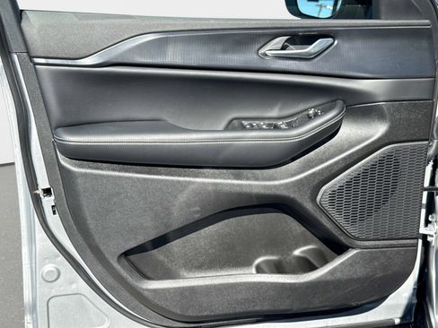 New 2026 Jeep Grand Cherokee Laredo image 19