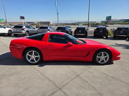 Used 2004 Chevrolet Corvette Coupe RWD image 7