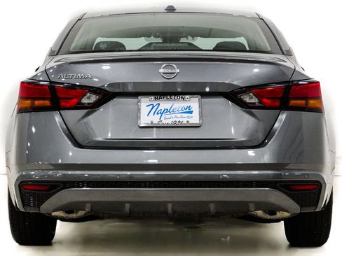 Used 2025 Nissan Altima 2.5 SV image 7