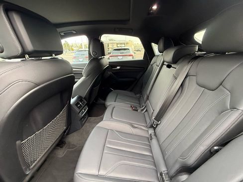 Used 2023 Audi Q5 2.0T Premium w/ Convenience Package image 11