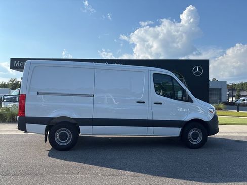 Used 2023 Mercedes-Benz Sprinter 2500 image 2