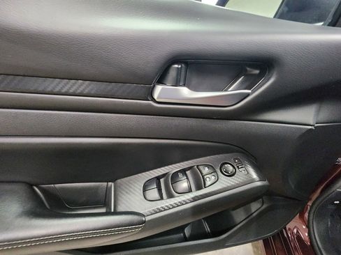 Used 2024 Nissan Altima 2.5 SV FWD image 33