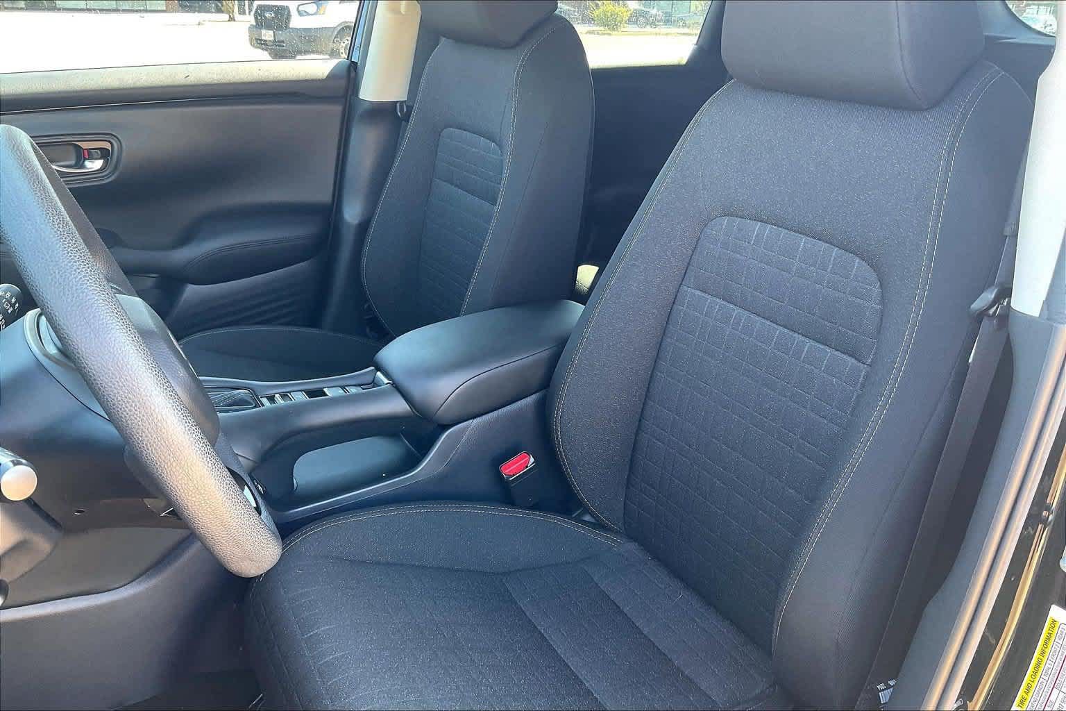 Used 2023 Honda HR-V LX image 9