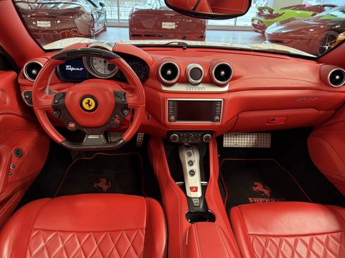 Used 2017 Ferrari California T RWD image 24
