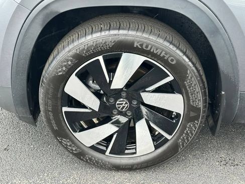 Certified 2024 Volkswagen Atlas Cross Sport SE AWD/4WD image 10