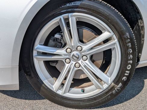 Used 2018 Volvo S90 T5 Momentum w/ Convenience Package AWD/4WD image 5