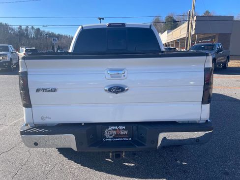 Used 2014 Ford F150 Lariat w/ Lariat Chrome Package image 10