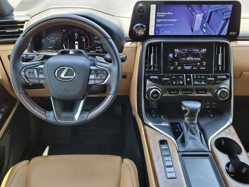 Used 2025 Lexus LX 600 4WD w/ Appearance Package image 25
