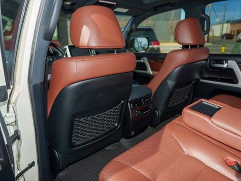 Used 2021 Toyota Land Cruiser image 23