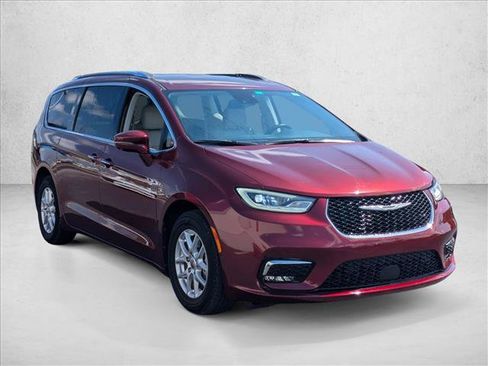 Used 2021 Chrysler Pacifica Touring-L w/ Premium & Safety Sphere Group FWD image 3
