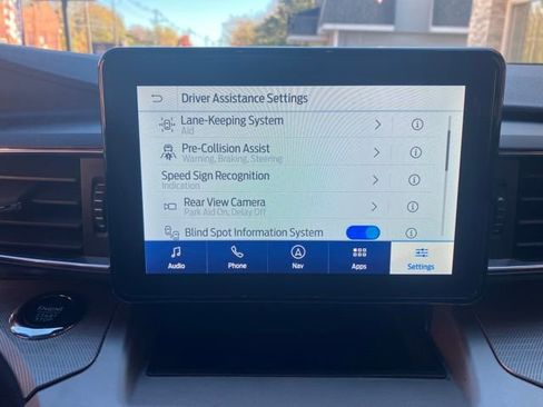 Used 2022 Ford Explorer XLT w/ Equipment Group 202A AWD/4WD image 30