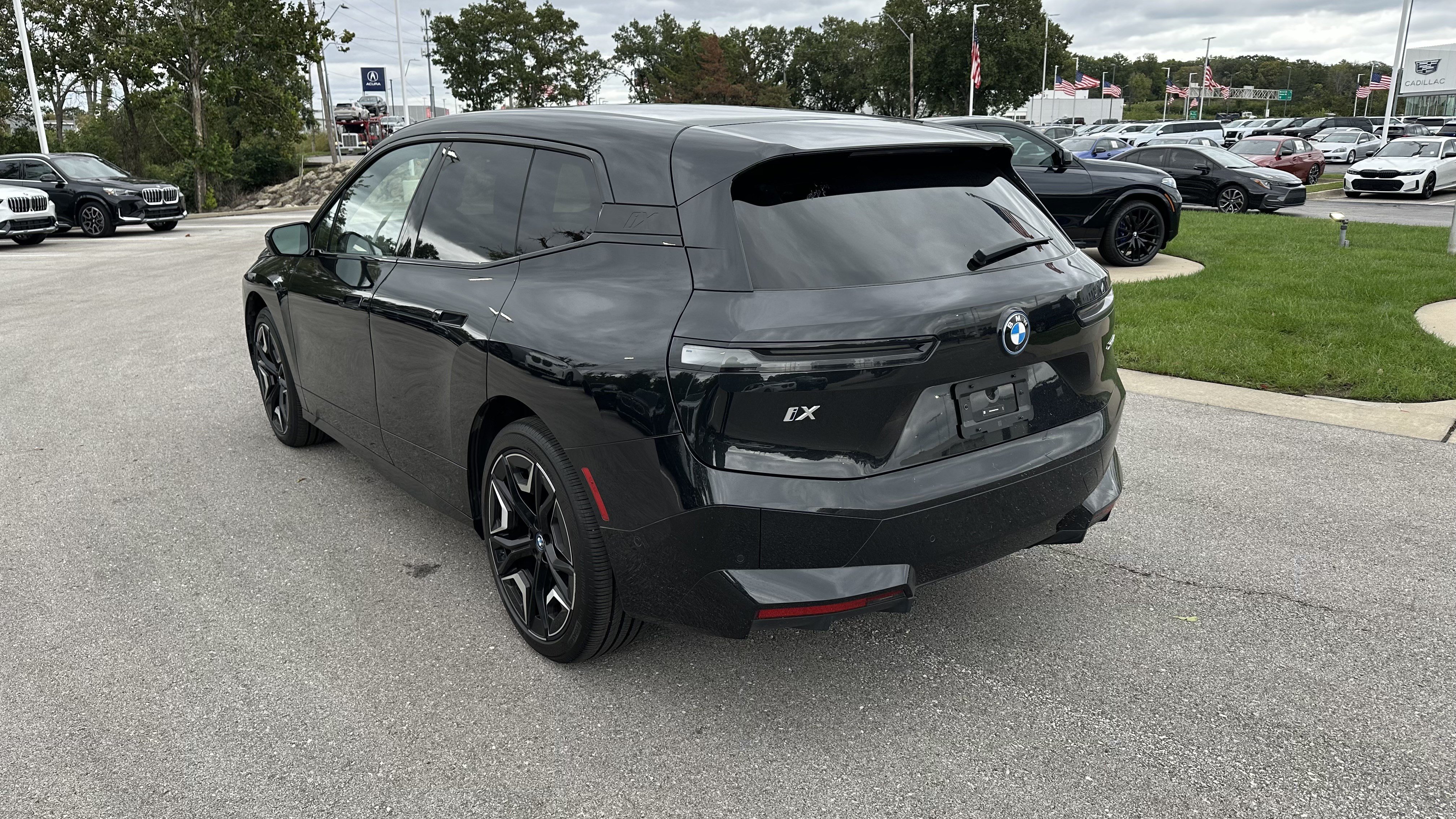 Certified 2024 BMW iX xDrive50 w/ Sport Package AWD/4WD image 7